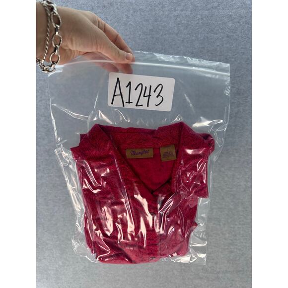 Wrangler Women's L VTG Inspired Red Floral Snap Closure Collared Shirt Western - Picture 9 of 9